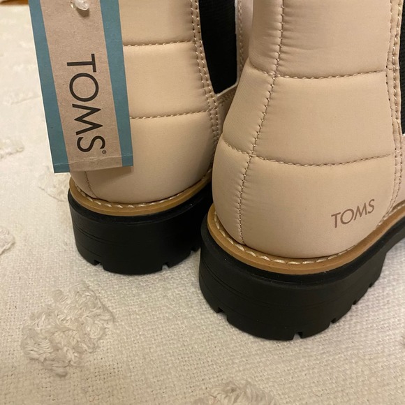 Toms Skylar Puffer Sahara Nubuck Cream Tan Chelsea Lug Sole Ankle Boot - Picture 3 of 7
